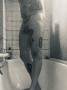 Shower and play, foto 1842x2456, 1 reacties, 9 stemmen