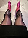 Skirt , shiny legs & boots, foto 3000x4000, 4 reacties, 3 stemmen