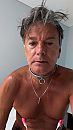 Slaaf is high op poppers, foto 1284x2271, 0 reacties, 0 stemmen