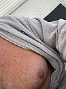 Stiekem fier op mijn tieten, foto 2316x3088, 2 reacties, 8 stemmen