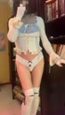 Zondags outfitje showen., film 00:00:00, 6 reacties, 10 stemmen