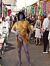 flashen op de markt, foto 2239x2927, 1 reacties, 3 stemmen