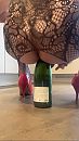 fles in de kut, foto 750x1334, 7 reacties, 17 stemmen