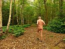 naakt in het bos, foto 4000x3000, 7 reacties, 15 stemmen