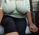 nu zonder bh en topje, foto 897x824, 21 reacties, 71 stemmen
