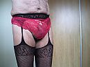 rood slipje, foto 2048x1536, 1 reacties, 5 stemmen
