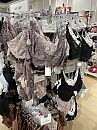 shoppen, foto 3000x4000, 4 reacties, 14 stemmen