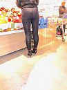 shopping in strakke leggings, foto 960x1280, 21 reacties, 121 stemmen