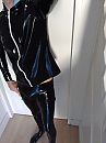 zwart latex, foto 2448x3264, 1 reacties, 6 stemmen