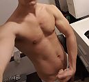 --, foto 1802x1668, 2 reacties, 2 stemmen