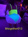 Blacklight feestje, foto 3000x4000, 5 reacties, 34 stemmen