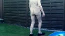 Effe naakt in de tuin lopen, film 00:00:00, 0 reacties, 2 stemmen
