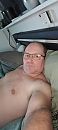 Even lam in bed liggen, foto 1803x4000, 0 reacties, 2 stemmen