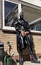 Fetish buiten, foto 887x1417, 5 reacties, 13 stemmen