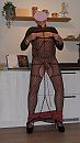 Geketende slet, foto 1298x2285, 2 reacties, 11 stemmen