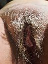 Haar zwaar behaarde kut, foto 3000x4000, 14 reacties, 31 stemmen