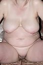 Hangers en kale kut, foto 300x450, 7 reacties, 23 stemmen