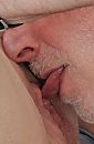 smaakvolle clit (zoom in), foto 672x1022, 4 reacties, 9 stemmen