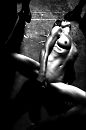 Help me, foto 1200x1800, 91 reacties, 276 stemmen