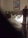 Hotelkamer, foto 1936x2592, 1 reacties, 3 stemmen