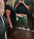 In de lift, foto 2608x2944, 27 reacties, 88 stemmen
