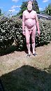 In de tuin, foto 2152x3824, 5 reacties, 11 stemmen