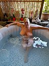 In onze jacuzzi, foto 3000x4000, 11 reacties, 106 stemmen