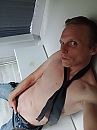 Just me, foto 2448x3264, 1 reacties, 2 stemmen