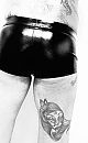 Latex, foto 1895x3069, 2 reacties, 4 stemmen