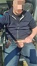Lekker naast de auto, foto 1656x2944, 1 reacties, 7 stemmen