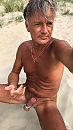 Met mijn pik spelen -op strand, foto 1284x2262, 2 reacties, 3 stemmen