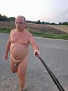Naakt en gekooid, foto 2736x3648, 2 reacties, 7 stemmen