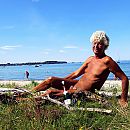 Norbert publiekelijk naakt, foto 2000x2000, 1 reacties, 6 stemmen