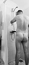 Onder de douche, foto 1800x4000, 1 reacties, 1 stemmen