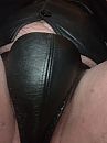 Pik in leer, foto 2316x3088, 4 reacties, 7 stemmen
