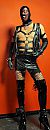 Posing, foto 1024x2610, 7 reacties, 6 stemmen