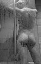 Shower black and white, foto 1905x2944, 2 reacties, 4 stemmen