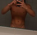 Warme avond bank op naakt, foto 1139x1086, 1 reacties, 6 stemmen