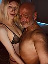 Wie date met ons, foto 2316x3088, 7 reacties, 37 stemmen
