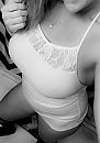 Wit jurkje, foto 422x600, 43 reacties, 94 stemmen