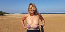 Ze durft op 'n verlaten strand, foto 1887x944, 6 reacties, 23 stemmen