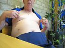 effe  aan tepels in kantine, foto 4000x3000, 1 reacties, 8 stemmen
