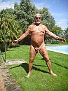 enjoying the nudity, foto 1920x2560, 0 reacties, 1 stemmen
