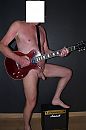 ik en Gibson, foto 2666x4000, 2 reacties, 8 stemmen