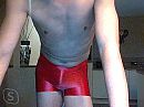 in het rood, foto 960x720, 3 reacties, 12 stemmen