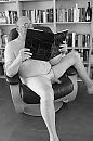 lezen, foto 2666x4000, 1 reacties, 9 stemmen
