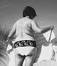 maja in slip op strand, foto 1395x1618, 4 reacties, 11 stemmen