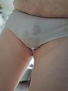 natte damesslip, foto 1980x2640, 3 reacties, 6 stemmen