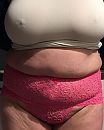 oma maja in roze slip, foto 561x700, 4 reacties, 23 stemmen