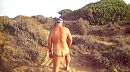 walking nude, foto 806x448, 0 reacties, 1 stemmen